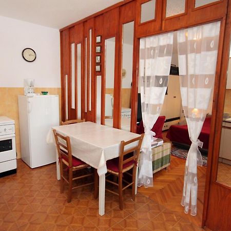 Apartments With A Parking Space Novi Vinodolski - 2423 Quarto foto