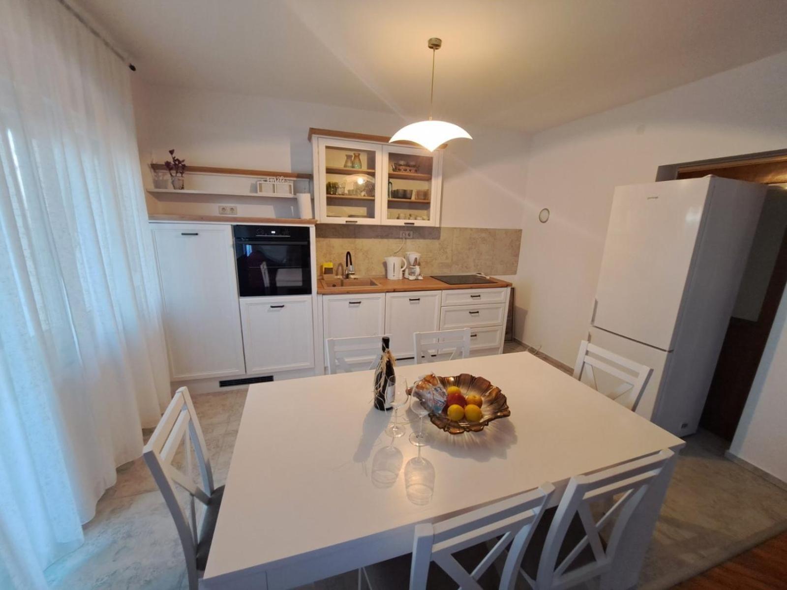Apartments With A Parking Space Novi Vinodolski - 2423 Quarto foto